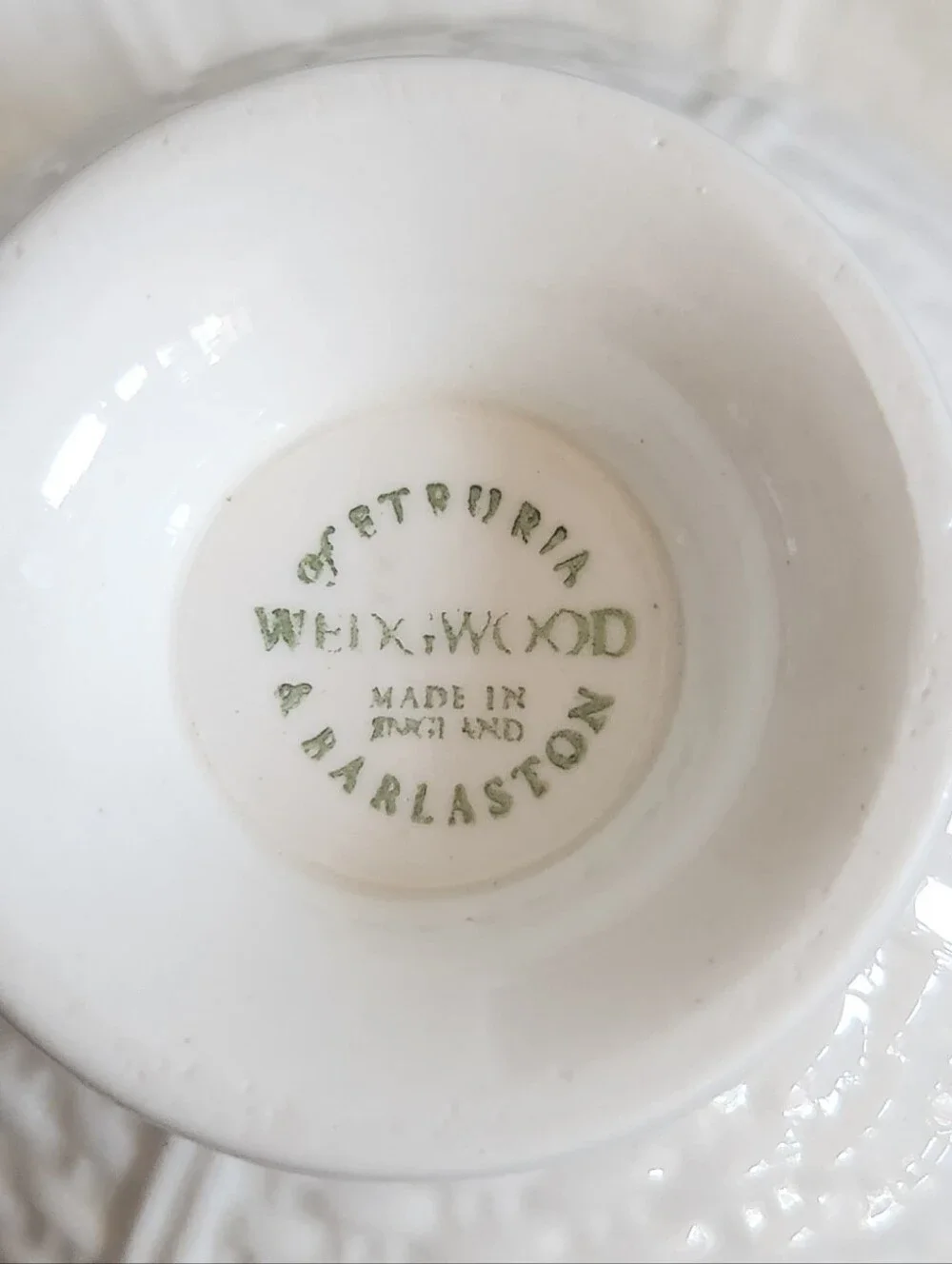 Wedgewood Willow Weave Classic White PorcelainTea Cup and Saucer Set - 4 Pc